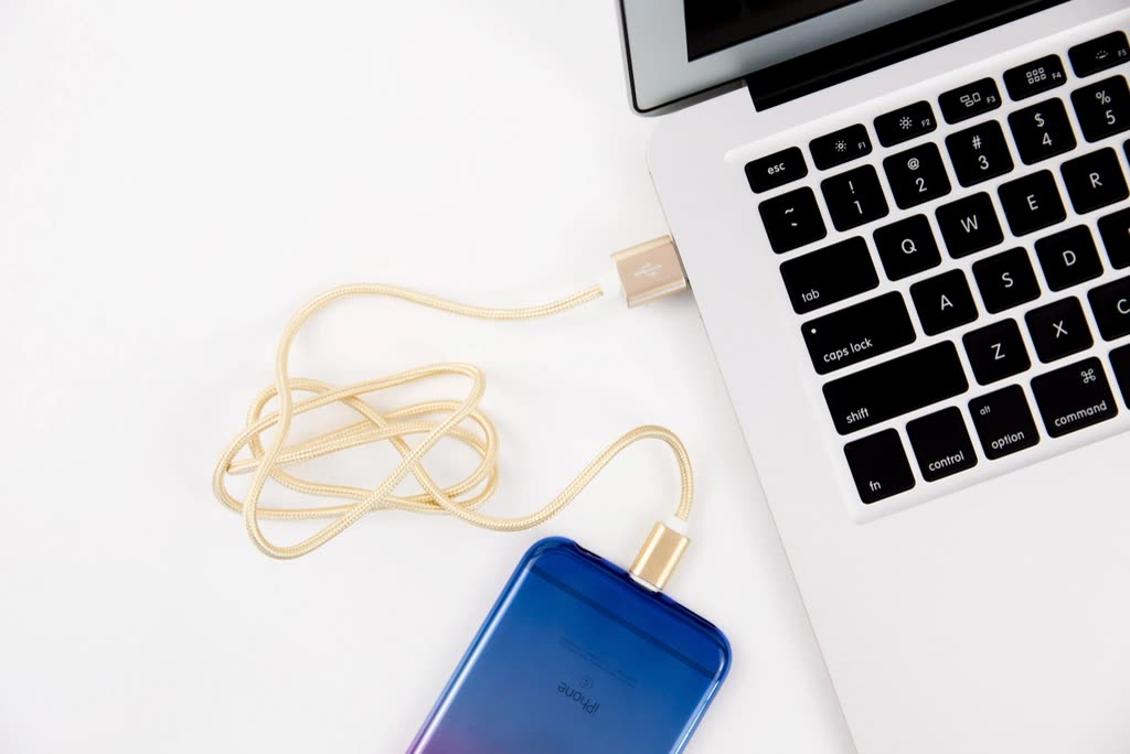 Laptop computer gold charging cable — 몇 사이클까지 쓸 수 있나 — 500~1,000회의 뜻