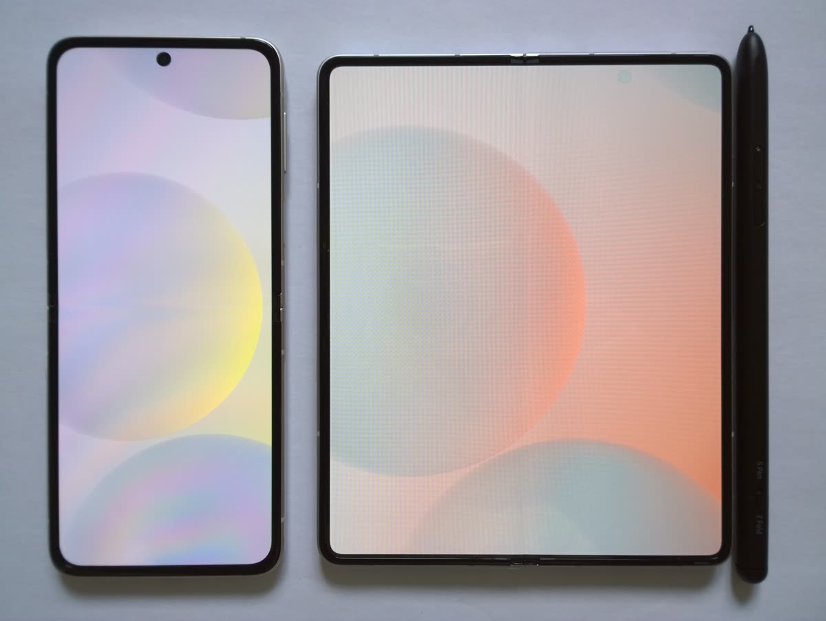 Samsung foldable phones — 갤럭시 Z플립8 엑시노스 스냅드래곤, 국내향 칩이 갈리는 이유와 확인법