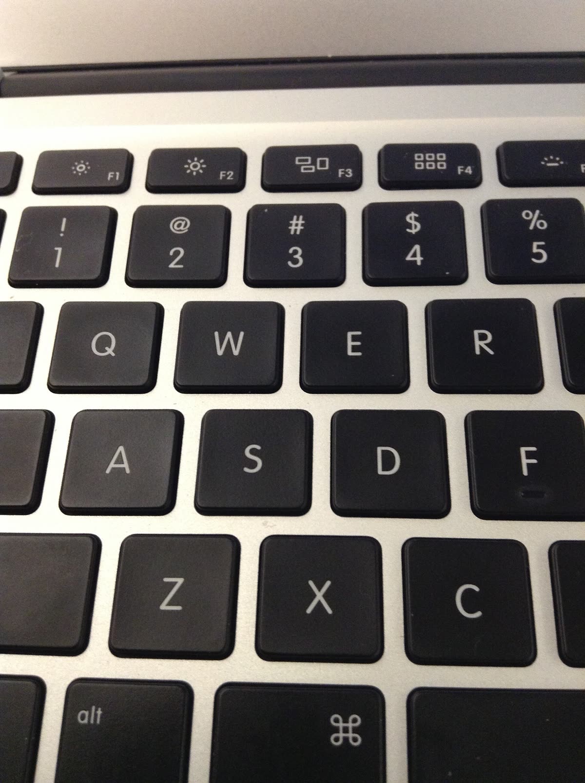 Macbook keyboard — 한국에서 언제 쓸 수 있나